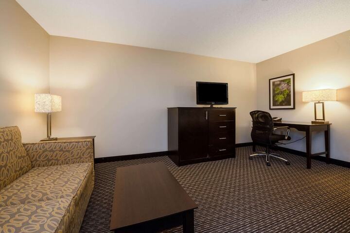 Room 28 of 42