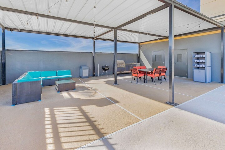 Pool 6 of 70