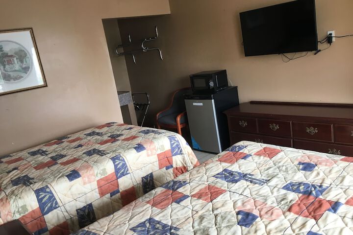 Room 4 of 20