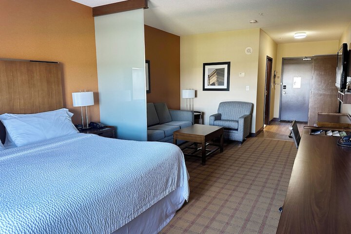 Room 9 of 29