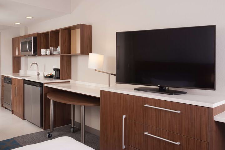 Room 25 of 48
