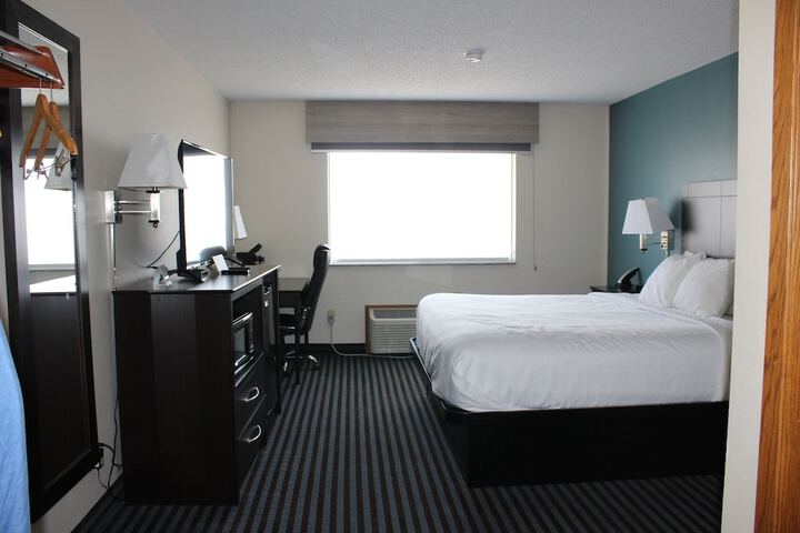 Room 34 of 64
