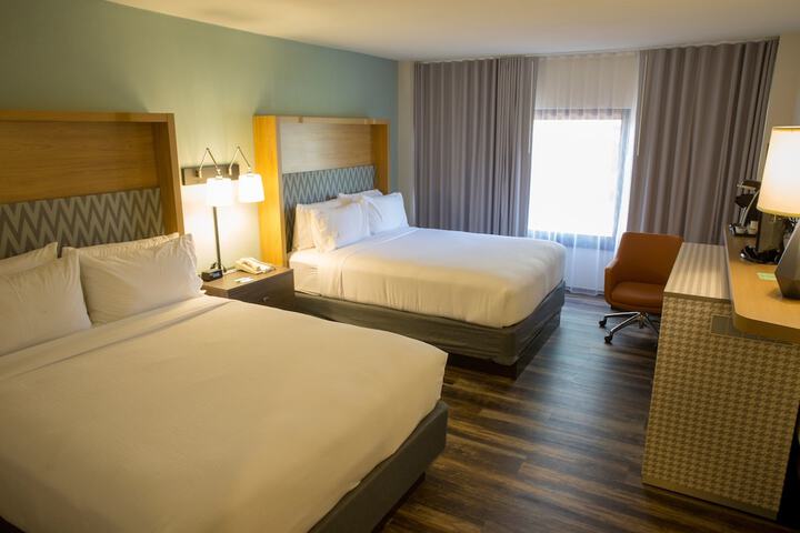 Room 34 of 108