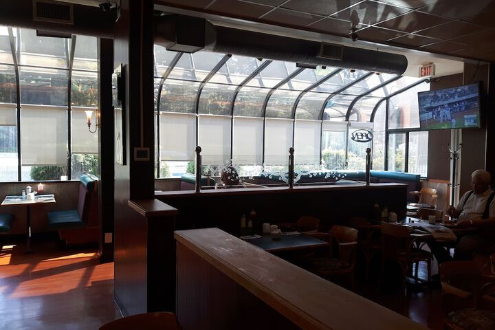 Dining 66 of 101