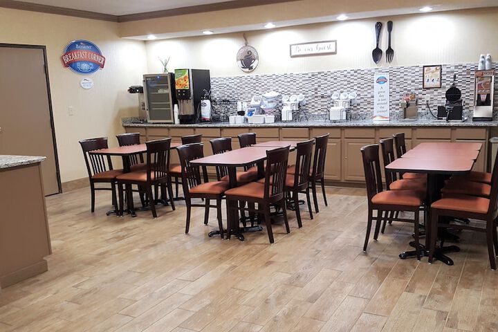 Baymont by Wyndham Belleville Airport Area