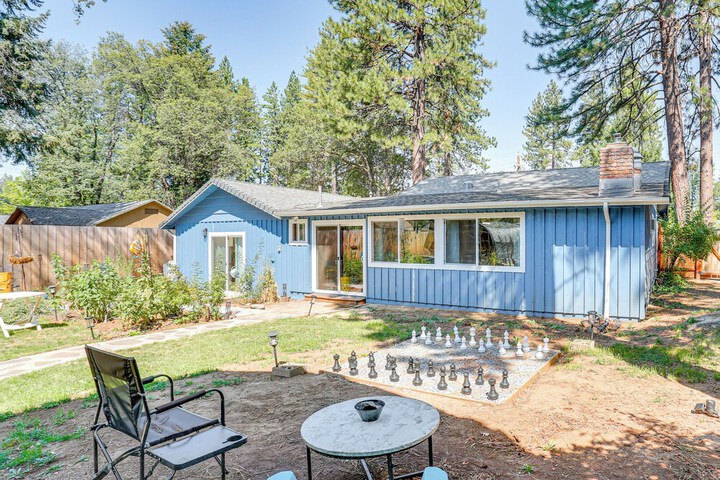 Burney Cottage w / Game Room: Walk to Town!