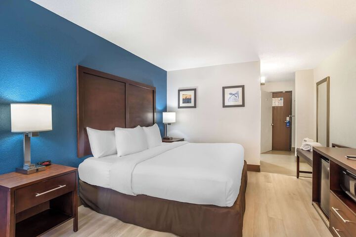 Comfort Inn Charlotte Airport Uptown