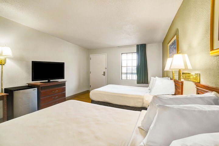 Room 21 of 29