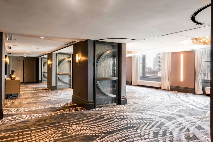LondonHouse Chicago Curio Collection by Hilton