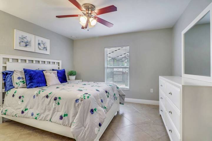 Room 11 of 25