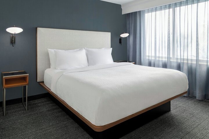 Courtyard by Marriott Cleveland Airport South