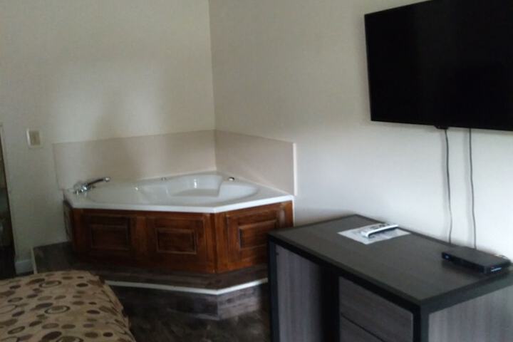 Room 10 of 11