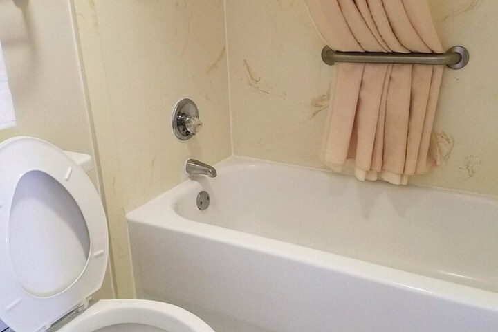 Room 15 of 42