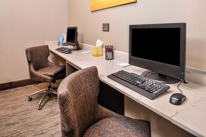 Business Center 44 of 46