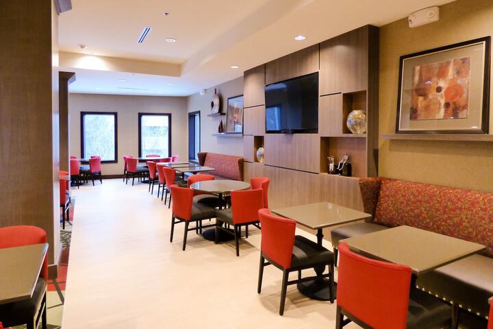 Holiday Inn Express & Suites Plymouth - Ann Arbor Area by IHG
