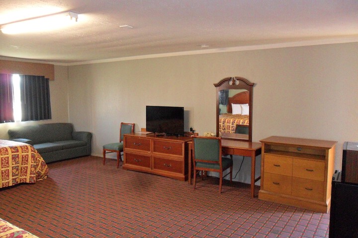 Room 33 of 41