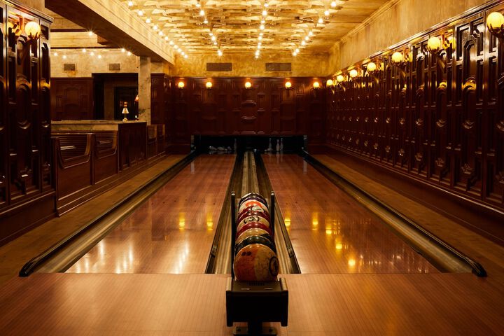Lafayette Hotel & Club