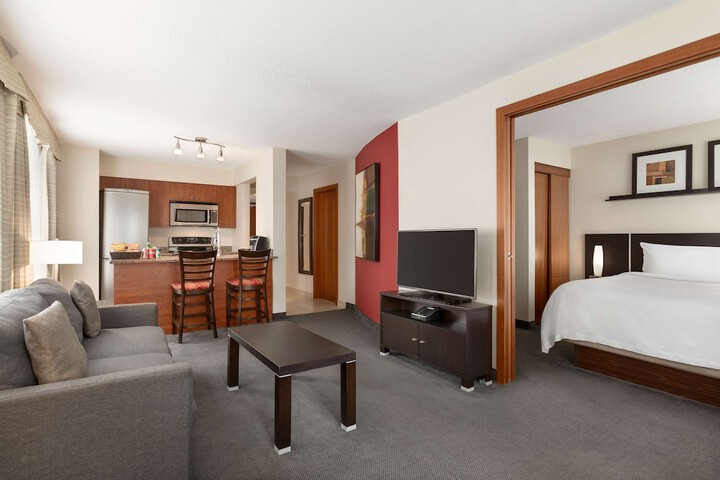 Room 32 of 48