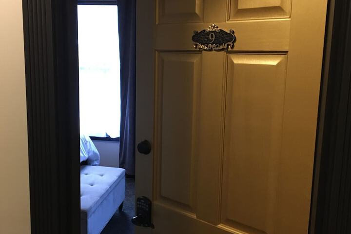 Room 35 of 92