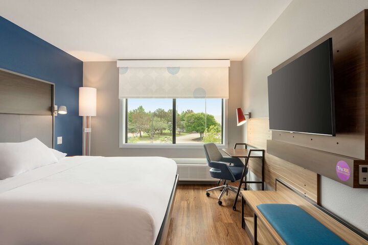 Room 14 of 36