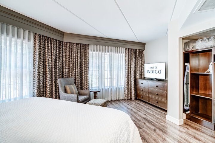 Room 63 of 100