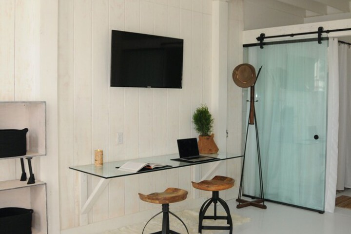 Room 103 of 230