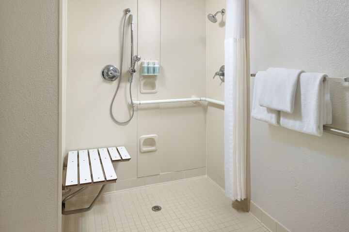 Room 13 of 26
