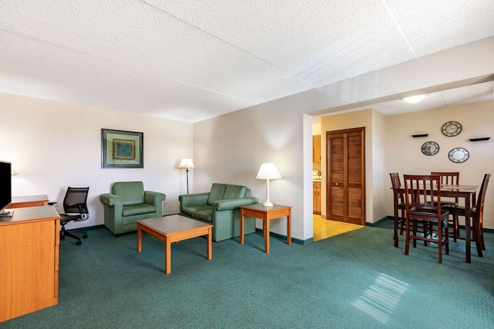 Room 12 of 30