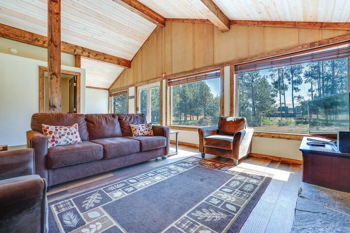 Donnelly Cabin w / Fire Pit: 5 Mi to Boat & Ski!