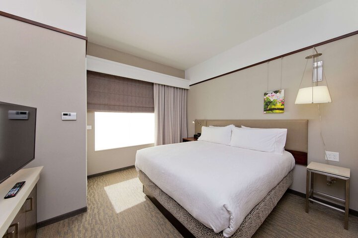 Room 32 of 68