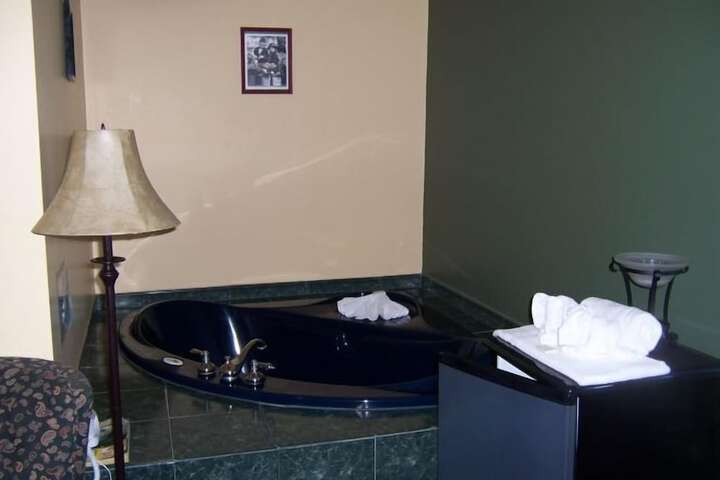 Hot Tub 60 of 75