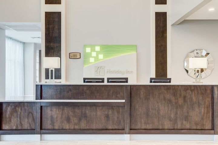 Holiday Inn & Suites Lafayette North by IHG