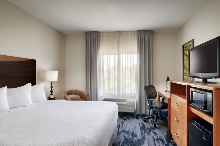 Room 14 of 34