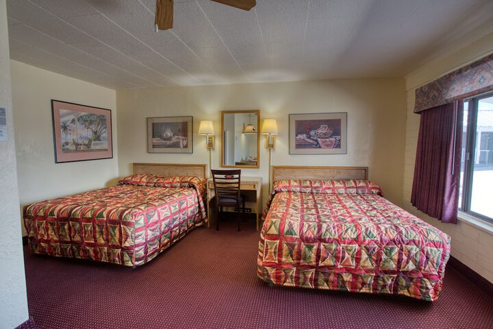 Room 4 of 16