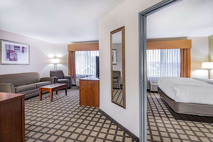 Baymont by Wyndham Gurnee