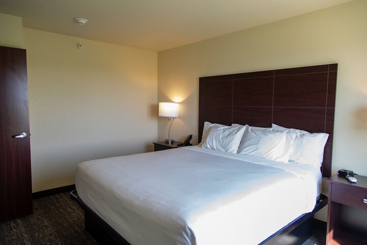 Room 28 of 48