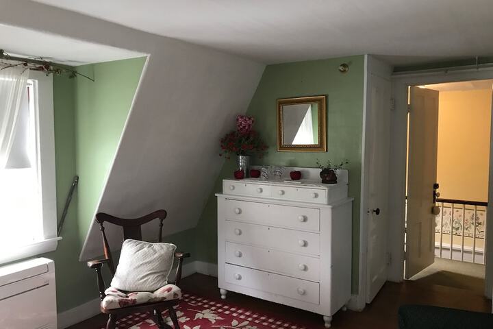 Room 48 of 62