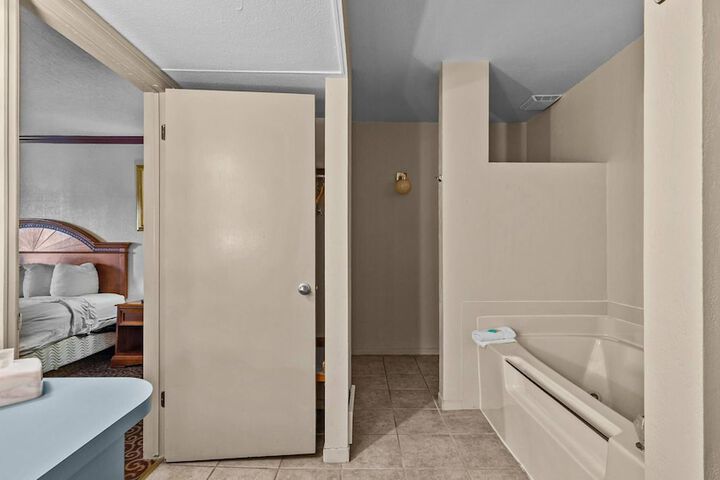 Red Arrow Inn & Suites a Travelodge by Wyndham