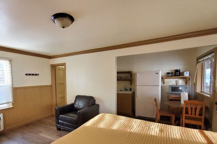 Room 33 of 137