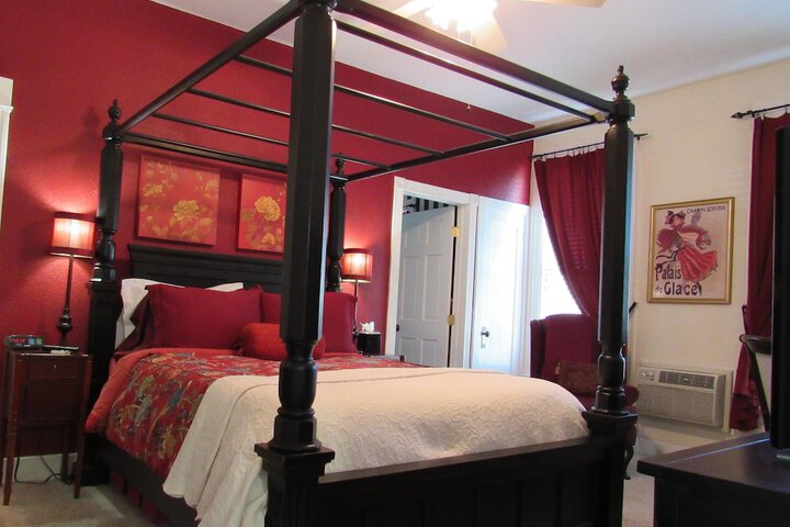 Room 92 of 106