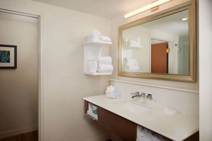 Room 33 of 49
