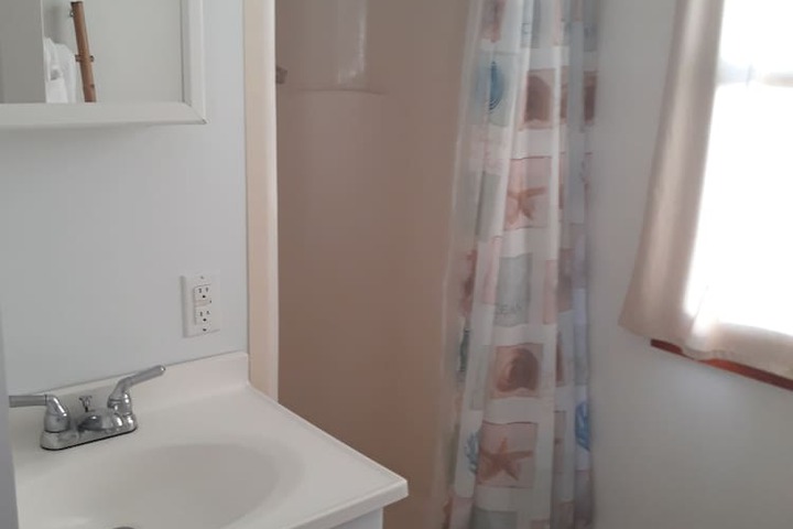 Room 34 of 142