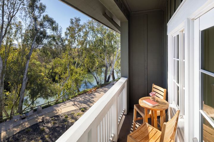 River Terrace Inn