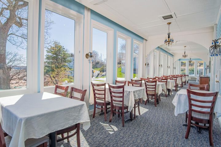 The Yankee Clipper Inn