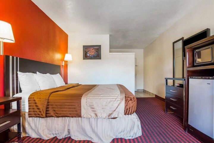 Room 27 of 36