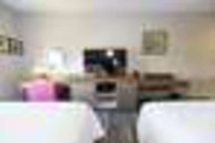 Room 102 of 200