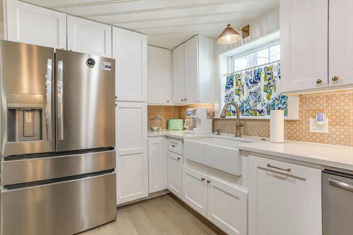 Walk to Lake Texoma: Kingston Retreat w / Deck!