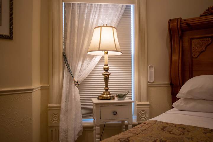 Room 179 of 216