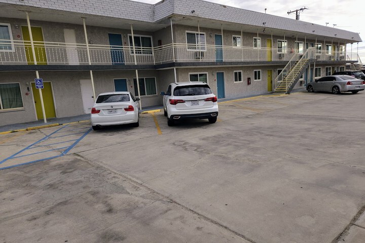 Hotel 4 of 27