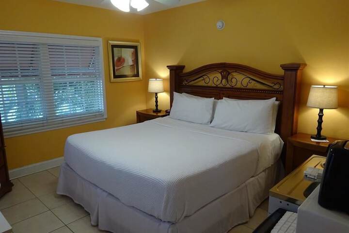 Room 30 of 141